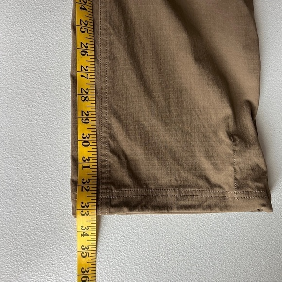 Duluth Trading Men's Nylon Cargo Pants Tan/Brown Elastic Waist Size 18x33 - Picture 5 of 9